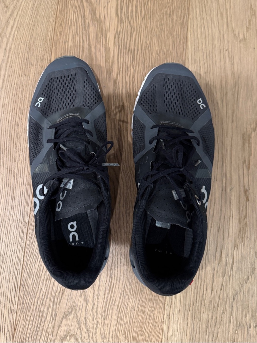 On Running Men’s Black Mesh Lace-Up Athletic Shoes